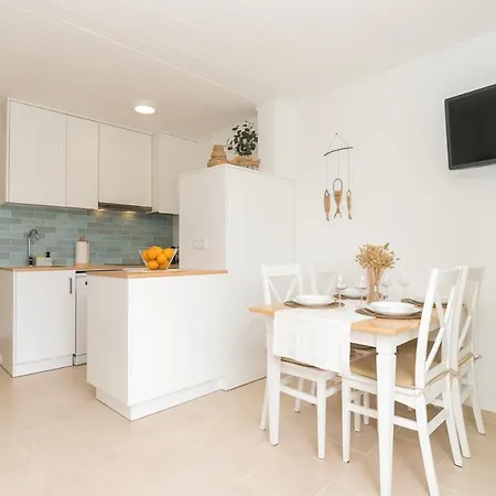 Apartamento Moderno En Calan Bosch- C10